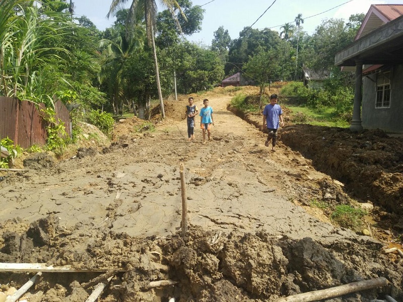 Sempat Terhenti, Pembangunan Jalan Desa Batang Koban Kembali dilanjutkan Melalui Dana APBN