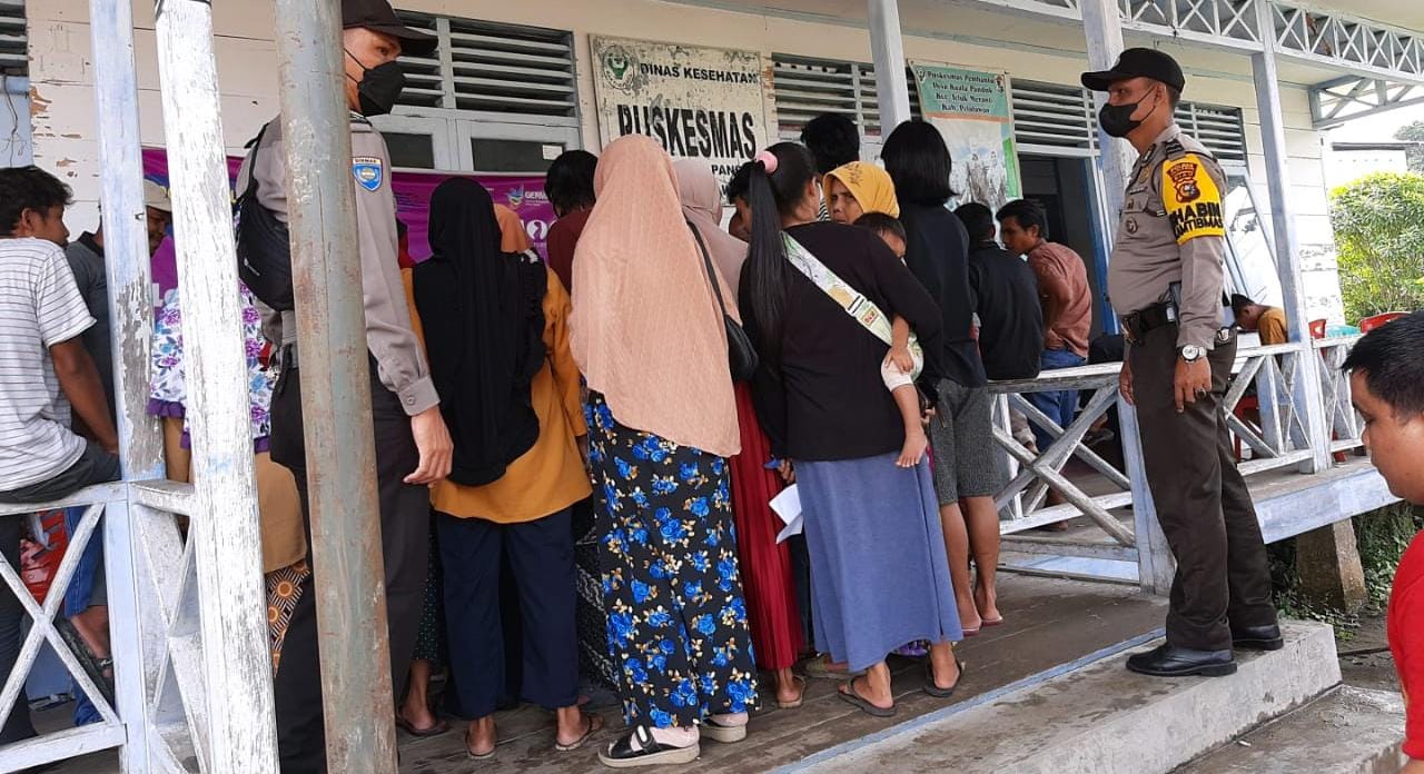 Dukung Program Pemerintah, Polsek Teluk Meranti Kawal Giat Vaksinasi Covid-19 di Wilkum