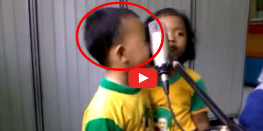 Kasihan, Lagi Asyik Bernanyi Mulut Bocah ini Malah Kesetrum