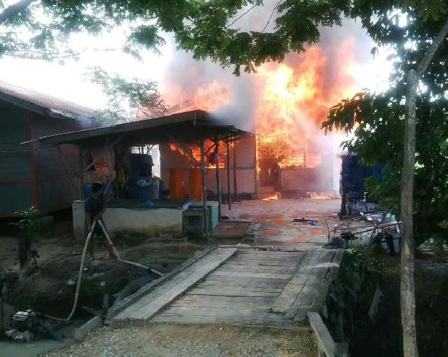 3 Unit Rumah Terbakar di Rumbai, Nyaris Menyambar SPBU