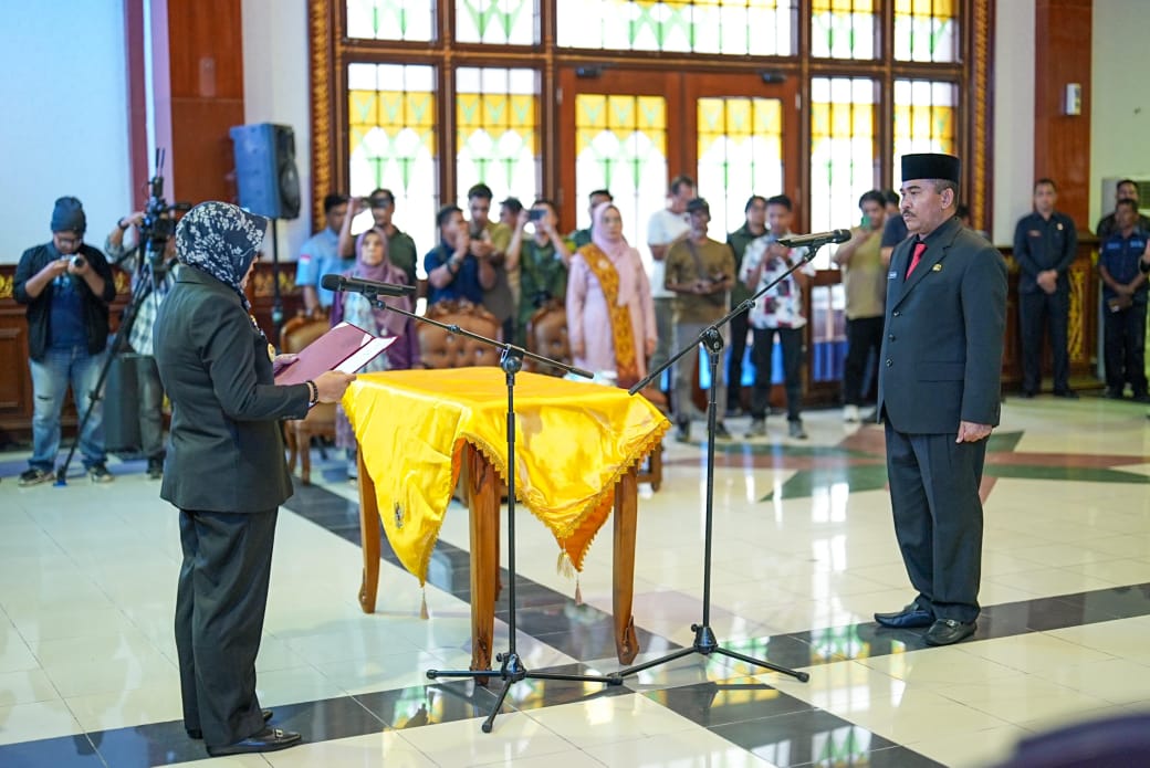 Muhadar Dilantik Bupati Afni sebagai Sekda Siak