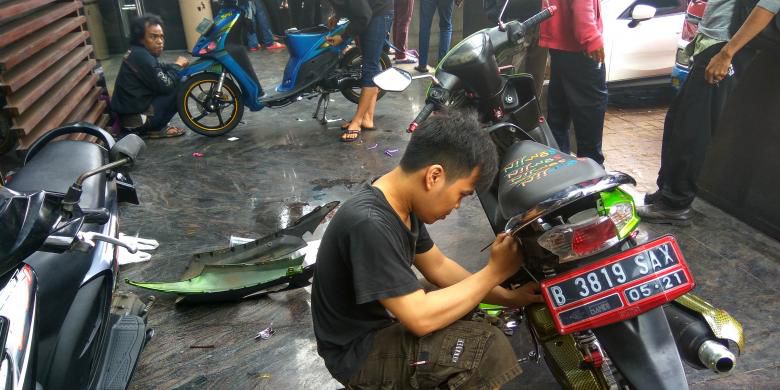 Penting Diketahui, Ini Penyebab Motor Mogok Saat Melibas Genangan