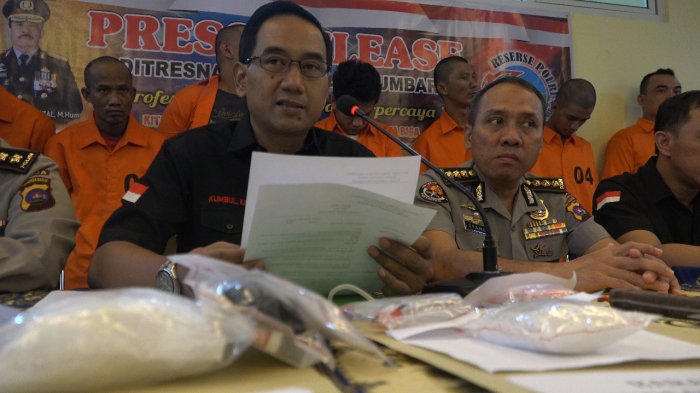 Gunakan Mobil Travel, Kurir Kirim Ratusan Gram Paket Sabu dari Pekanbaru ke Padang