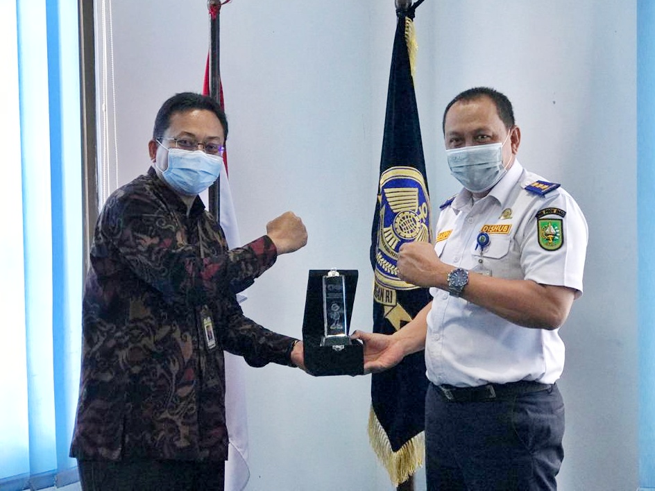 KPP Pratama Pekanbaru Tampan Edukasi ASN Dishub Riau Laporkan SPT Secara Online