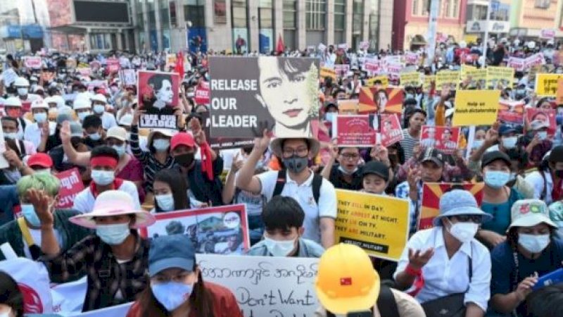 Akibat Dua Demonstran Tewas Ditembak, Warga Myanmar Turun ke Jalan