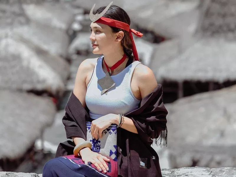 Bergaya ala Gadis Sumba, Chika Jessica: RM Meleleh Lihat Ini