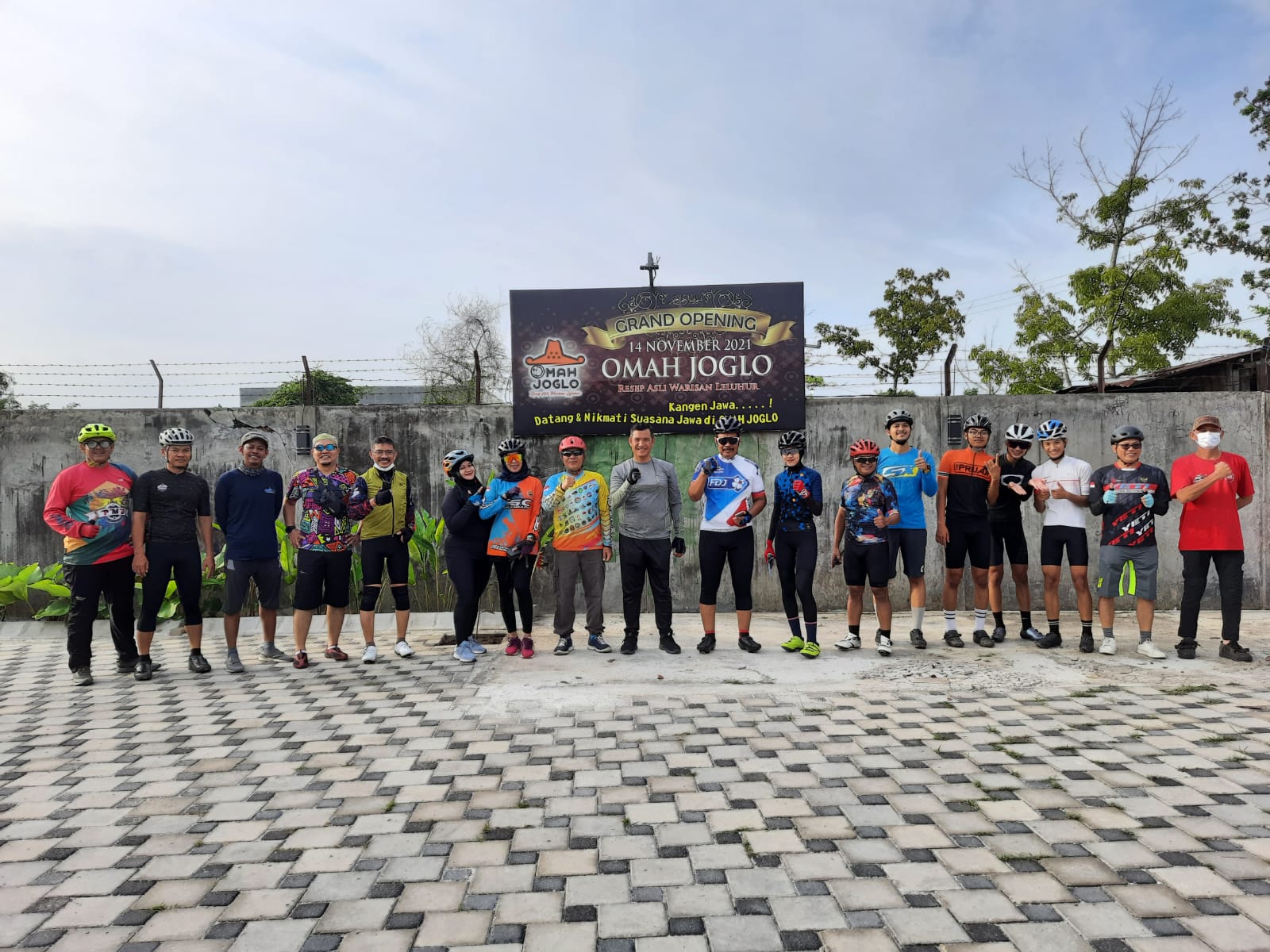 Intip Keseruan 'Gowes Tipis' Bang Akur Bersama ISSI dan Atlet Sepeda Pekanbaru