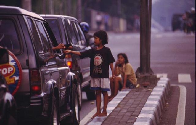 Perempatan Traffic Light Masih Ramai Gepeng
