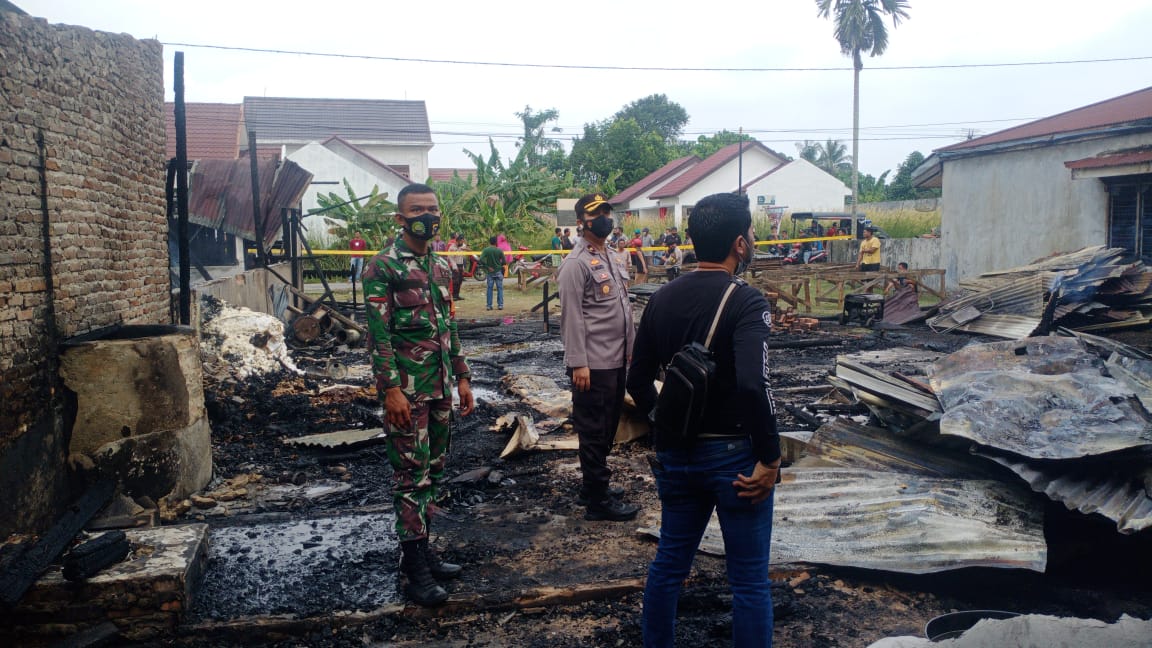 Home Industri Kerupuk Palembang di Pekanbaru Terbakar