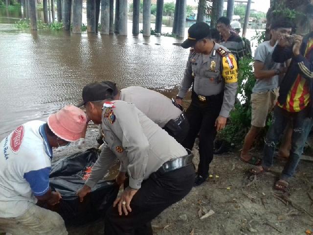 Polisi Belum Ketahui Identitas Mayat yang Ditemukan Dipinggiran Sungai Siak Kemarin