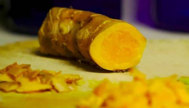 Bersihkan Racun dari Tubuh dengan Ramuan Kunyit