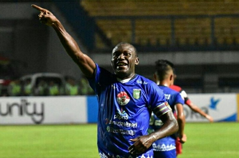 Dikalahkan Persebaya, PSPS Habis-habisan di Laga Terakhir