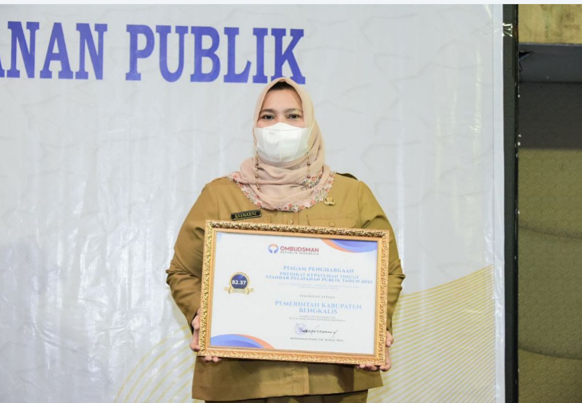 Ombudsemen Beri Penghargaan Bupati Bengkalis