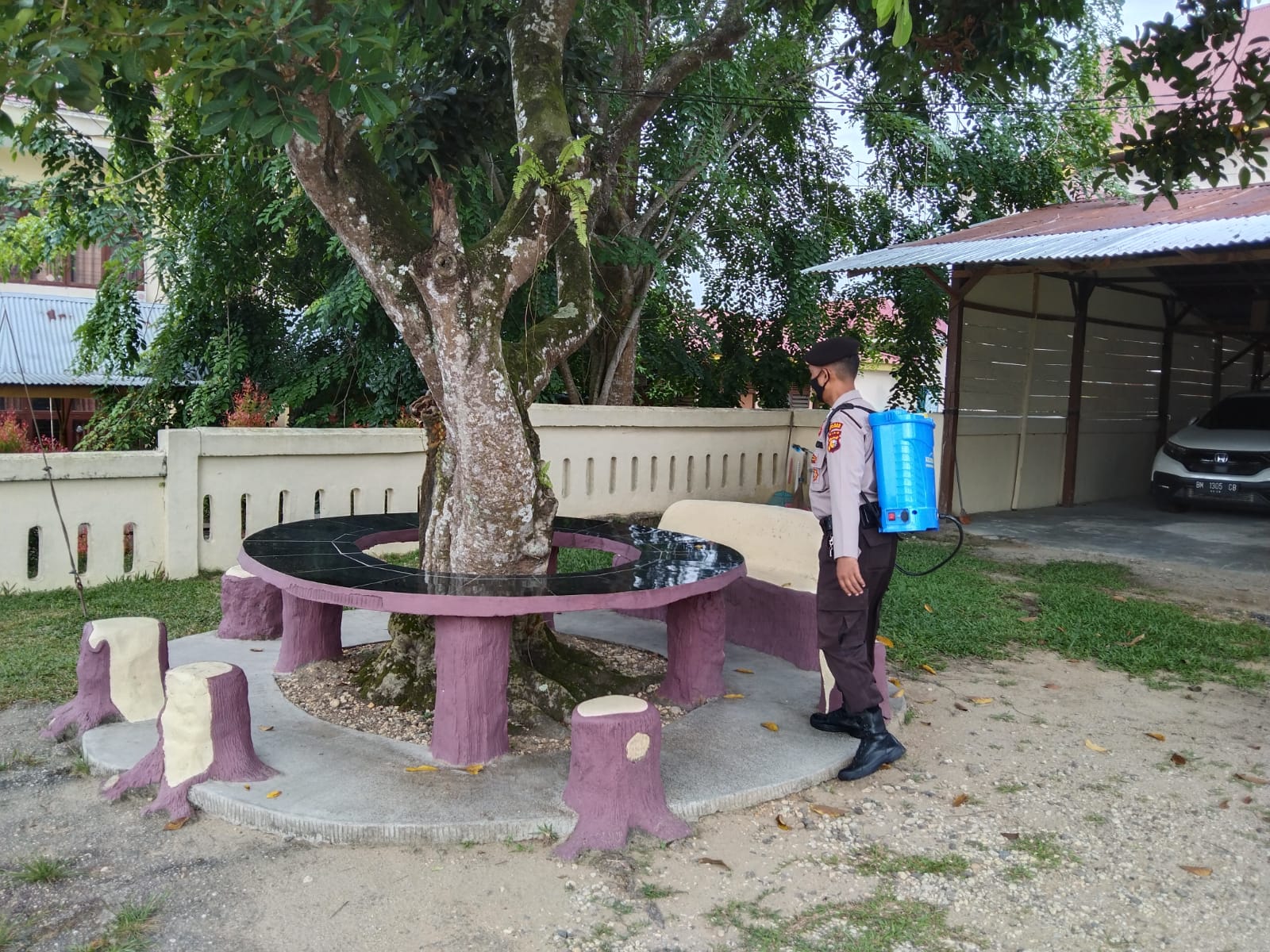 Cegah Covid-19, Polsek Pangkalan Kuras Kembali Lakukan Penyemprotan Disinfektan