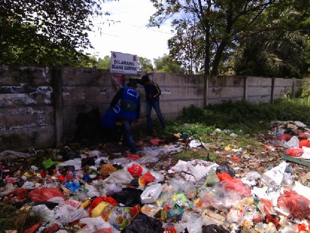FK Tagana Kota Pekanbaru, Pasang Pamplet Dilarang Buang Sampah dan Jagalah Kebersihan