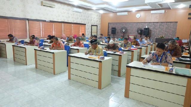 Tahap Penulisan Makalah Pelaksanaan Assessment Pemkab Inhil di ikuti 34 Eselon 2