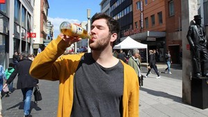 Biasa Orang Minum 1-2 Liter per hari, Namun Pria Ini Minum Hingga 20 Liter