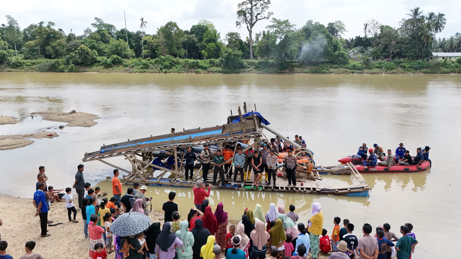 Polres Kuansing Temukan 55 Rakit PETI saat Patroli Gabungan di Sungai Kuantan