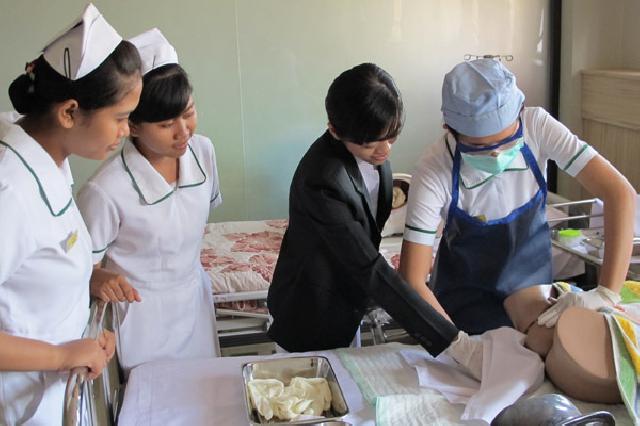 Kemenkes Buka Penerimaan Bidan PTT