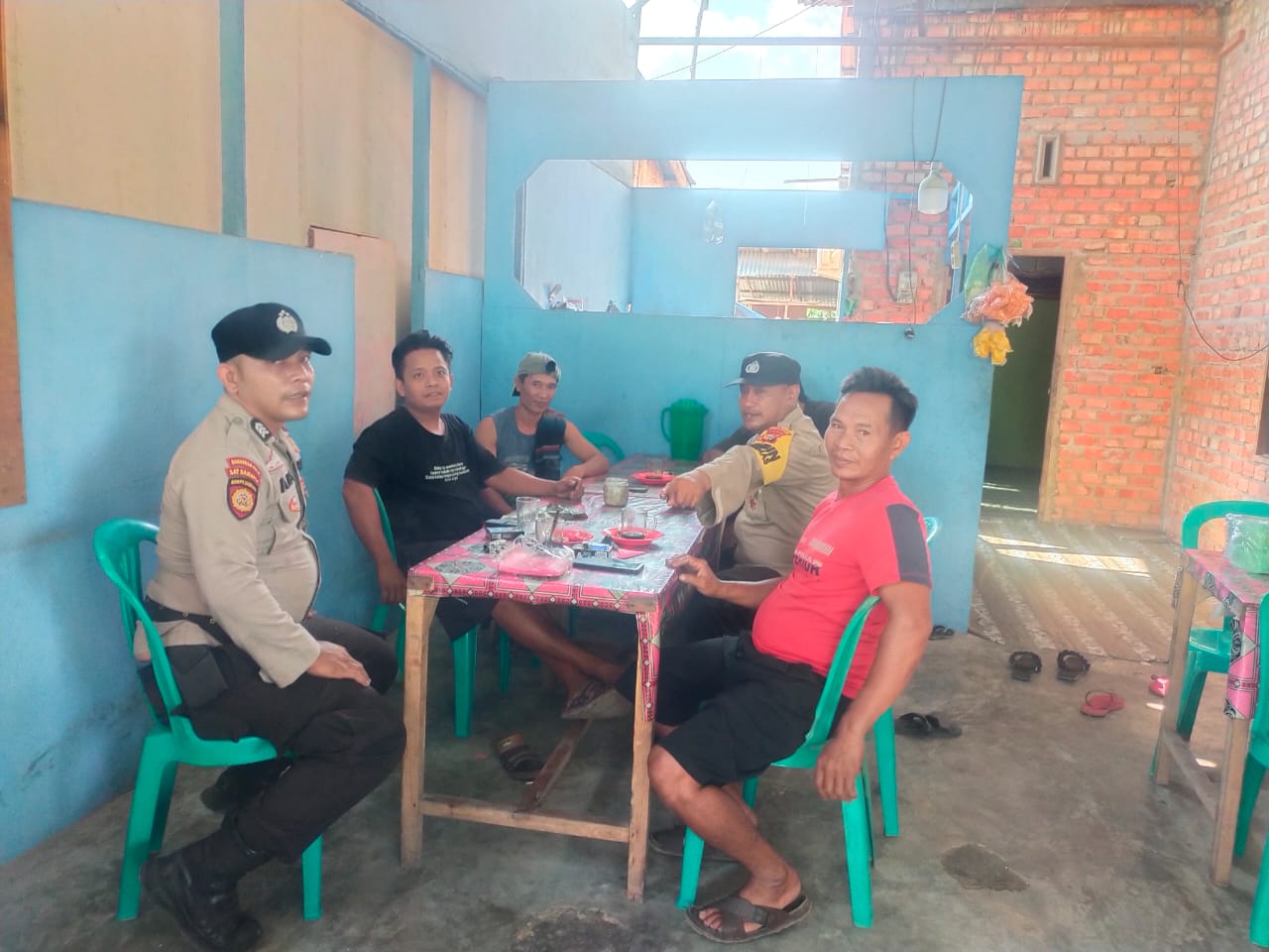 Personel Polsek Kempas Ajak Warga Jaga Kamtibmas Jelang Pilkada