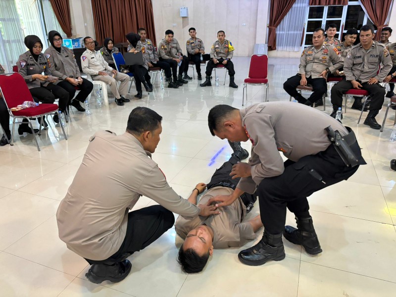 Polres Kuansing Gelar Pelatihan Pertolongan Pertama Gawat Darurat untuk Pengamanan Pilkada Serentak 2024