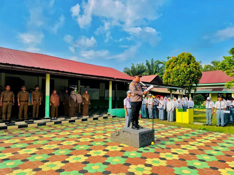 Ipda Bonni Ajak Pemilih Pemula di SMAN 1 TPTM untuk Dukung Pilkada Damai dan Partisipasi Aktif