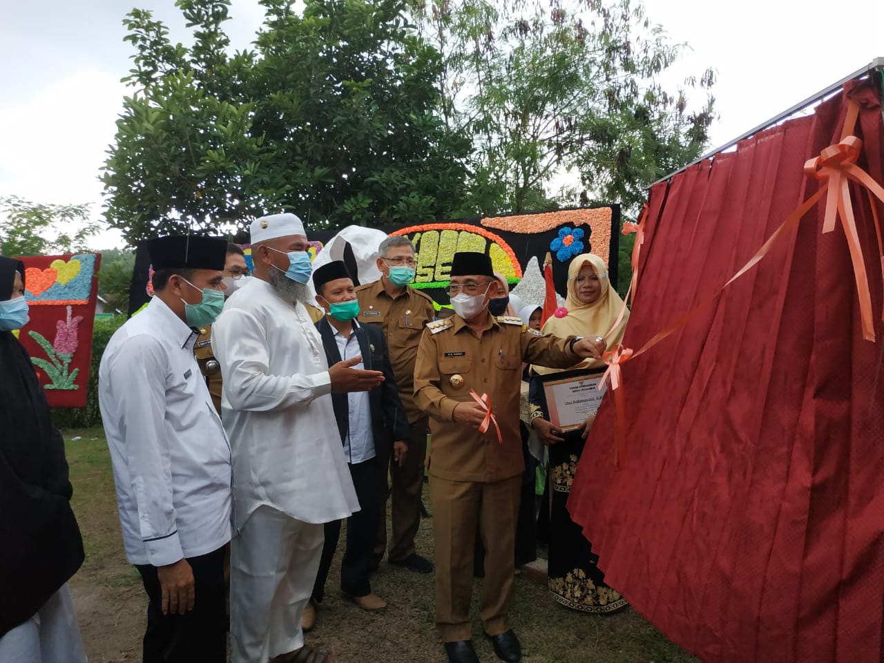 Bupati Pelalawan Resmikan TPQ dan PDTA Amanah di Desa Makmur