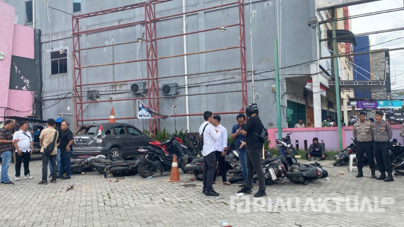 Bentrokan Ratusan Massa OKP di Pekanbaru, Sejumlah Orang Terluka dan Kendaraan Rusak