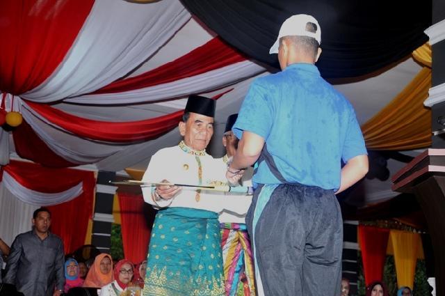 Bantuan Dua Juta Dari Pemprov Riau Untuk Jalur Hilang