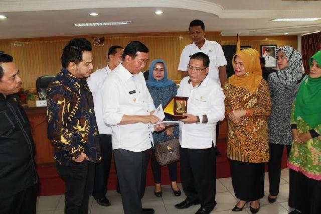Walikota Pekanbaru Terima Kunjungan Komisi B DPRD Riau