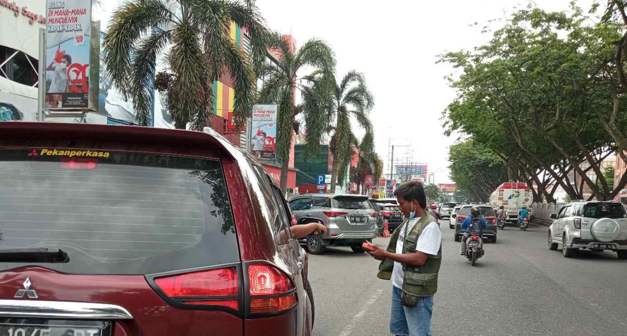 Pemko Pekanbaru Raup Rp4 Miliar dari Jasa Parkir Tepi Jalan Umum