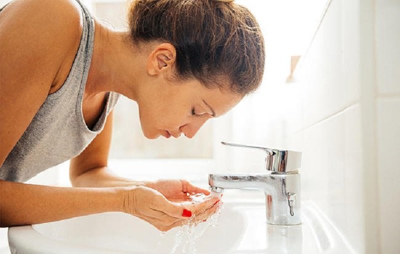 Wajib Tahu, Kesalahan yang Sering Dilakukan saat Mencuci Wajah