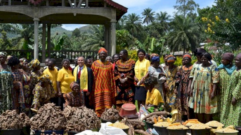 Miliki Istana Sangat Sederhana, Raja dari Afrika Ini Punya 100 Istri dan 500 Anak