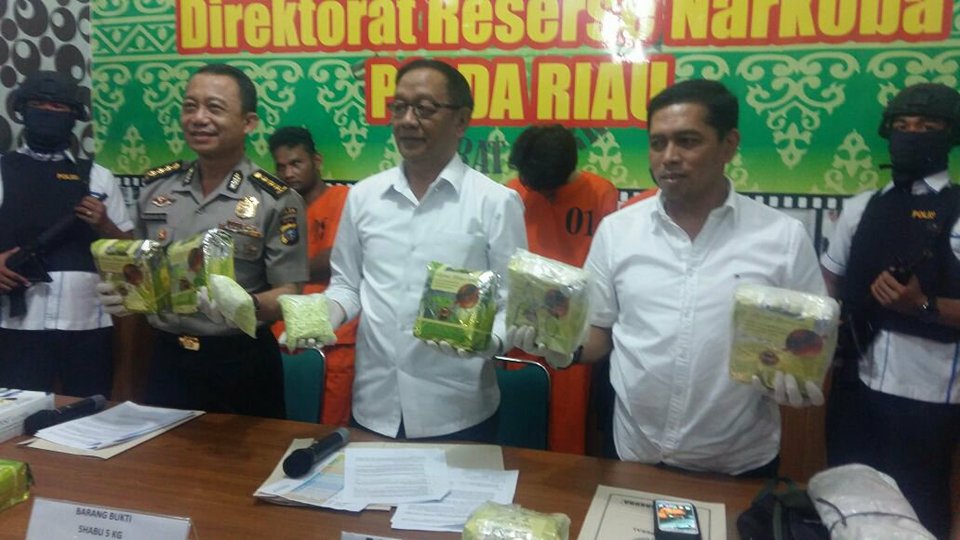 Polda Riau Ungkap Modus Baru Penyelundupan Narkoba, 7,5 Kg Sabu dan 5 Ribu Butir Ekstasi Disita