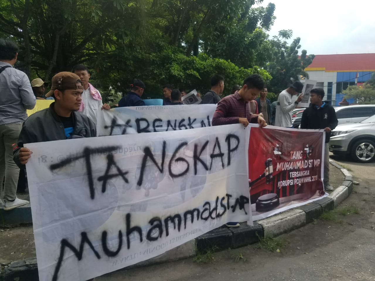 Kapolri Tiba di Riau, Mahasiswa Demo Minta Wabup Bengkalis Ditangkap