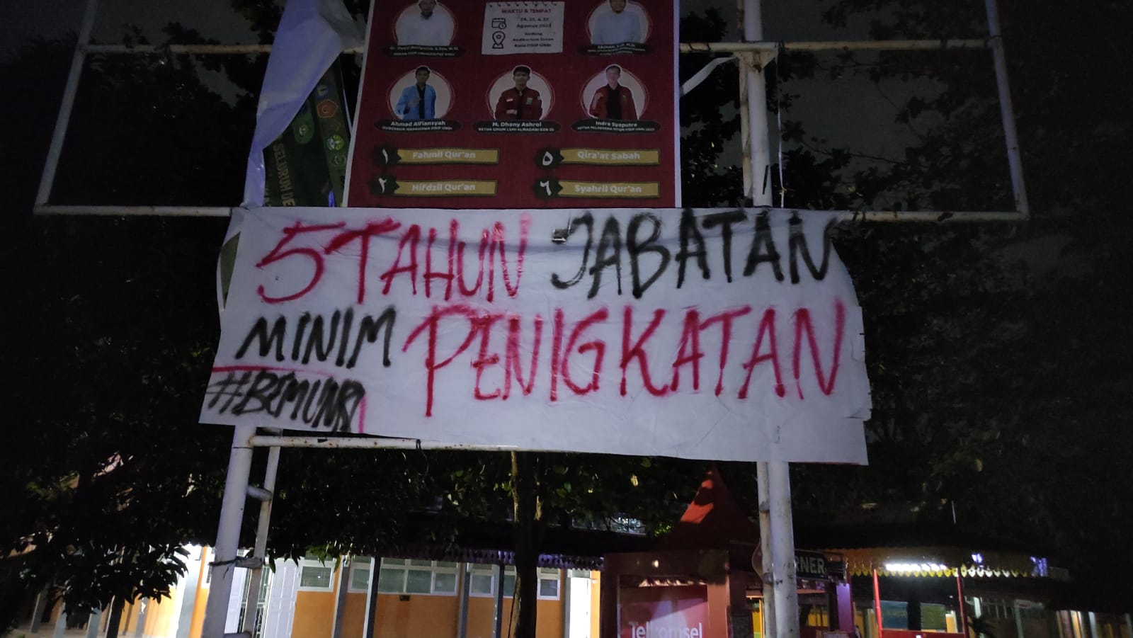 Jelang AMJ Gubri, BEM Unri Tebar Spanduk Pencerdasan Polemik Riau