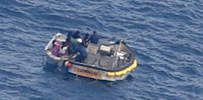 Empat Hari Hanyut Di Samudera Pasifik, Bayi Dan Enam Orang Dewasa Ditemukan Selamat