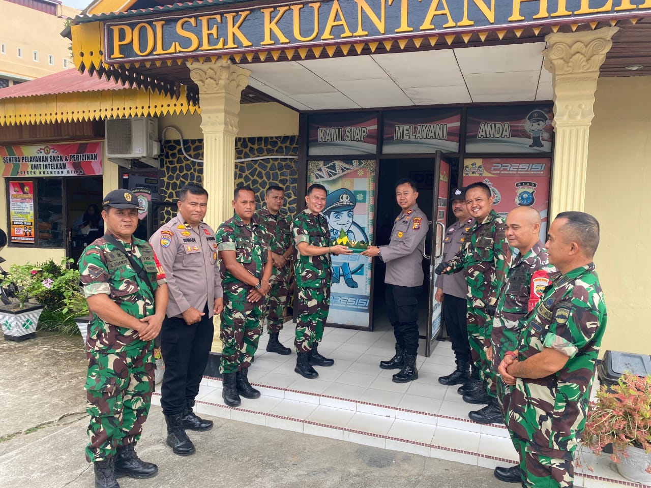 Hari Bhayangkara ke-79, Koramil 07 Kuantan Hilir Sambangi Polsek untuk Perkuat Sinergi TNI-Polri