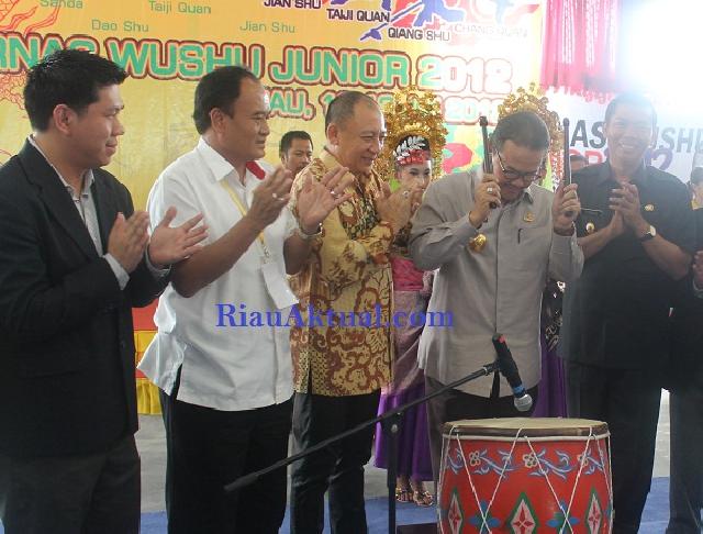 Rusli Zainal Buka Kejuarnas Wushu Junior 2012
