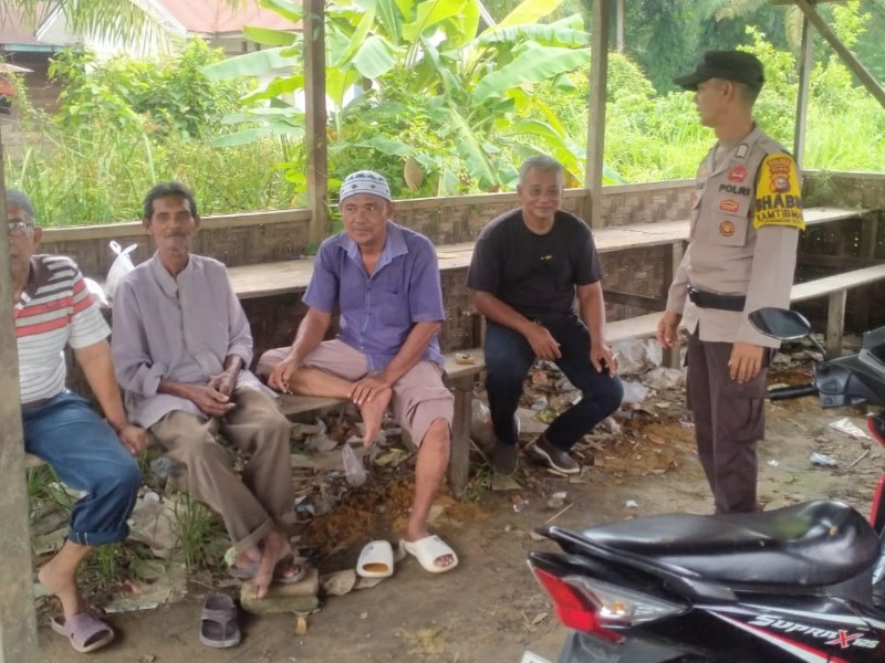 Bhabinkamtibmas Pematang Botam Jaga Kamtibmas Menjelang Pencoblosan ...