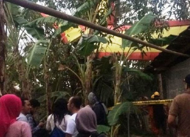 Brukk! , Pesawat Jatuh, Vokalis Endank Soekamti Selamat
