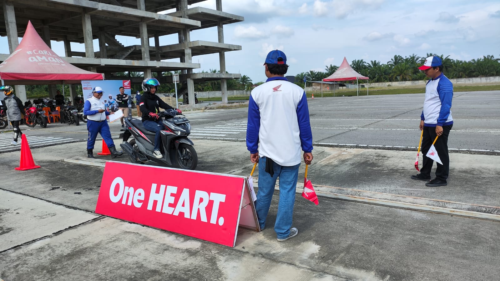 Capella Honda Gelar Kompetisi Regional Instruktur Safety Riding Advisor Community 2023