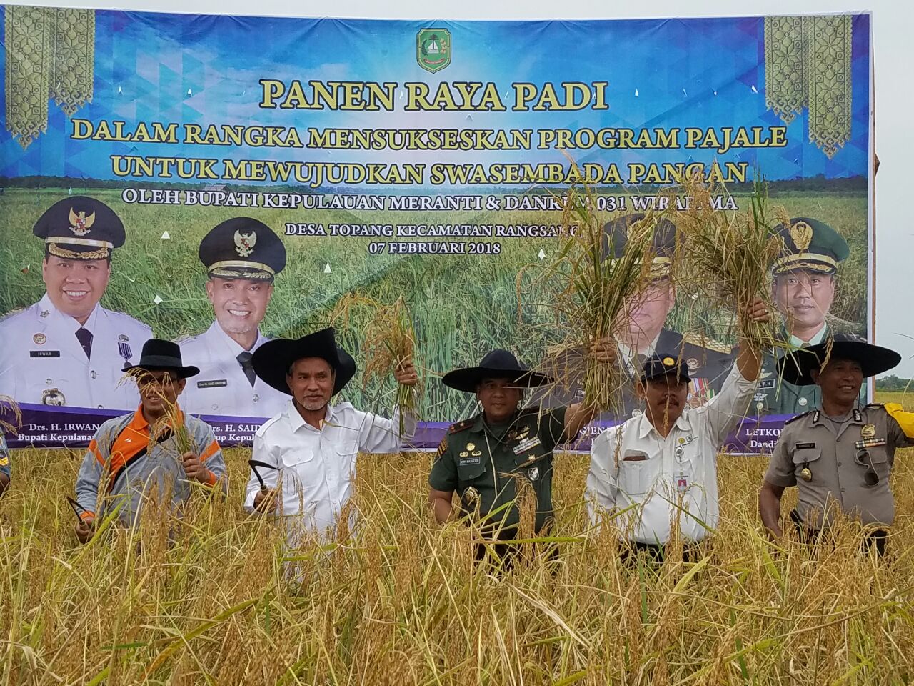 Panen Raya di Meranti, Edy Nasution : Tak Perlu Impor Beras Dari Luar Lagi