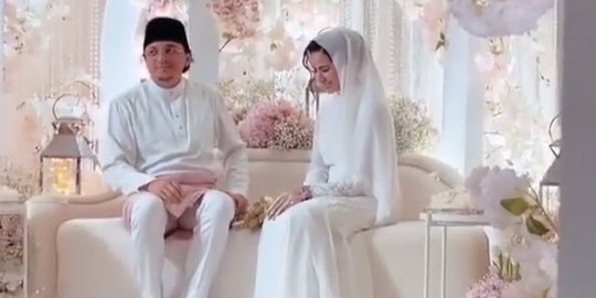 Beredar Foto Pernikahan Engku Emran Mantan Suami Laudya Cynthia
