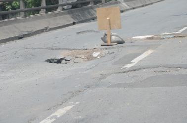 Komisi IV Minta Warga Laporkan Jalan Rusak di Pekanbaru