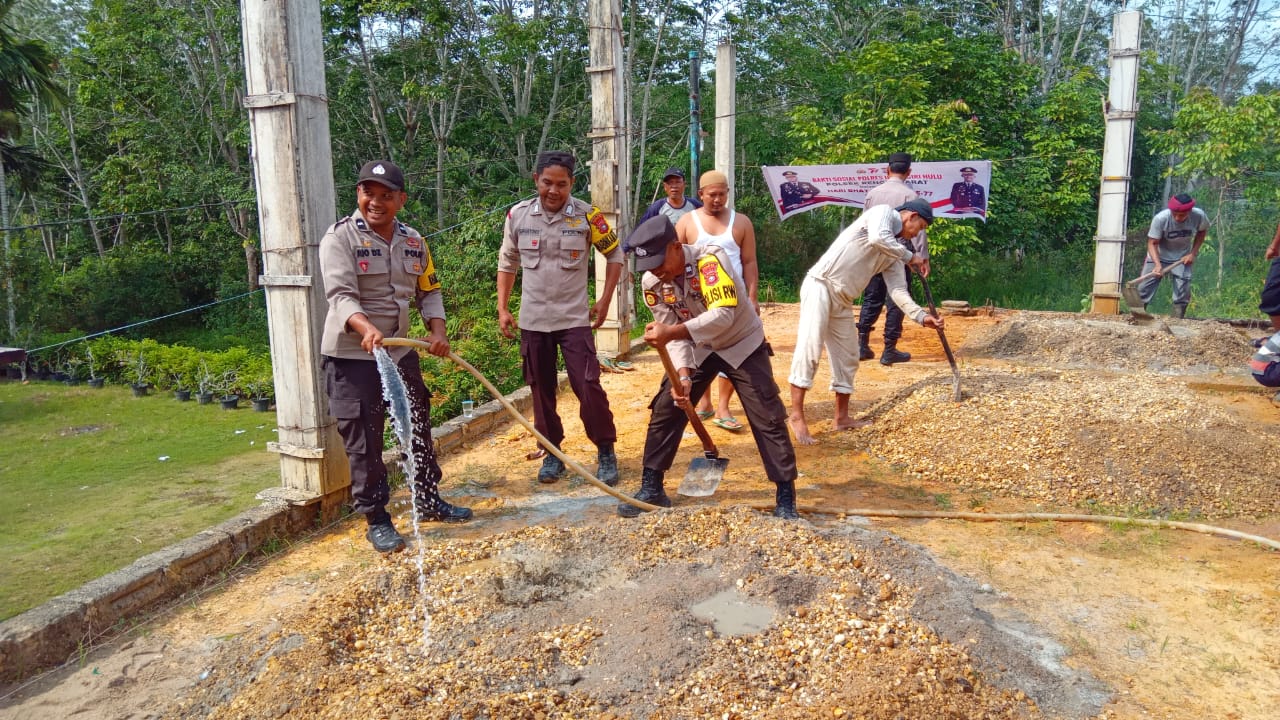 Hari Bhayangkara, Personil Polri dan Jemaah TNAJ Inhu Goro di Majelis Zikir Darul Falah