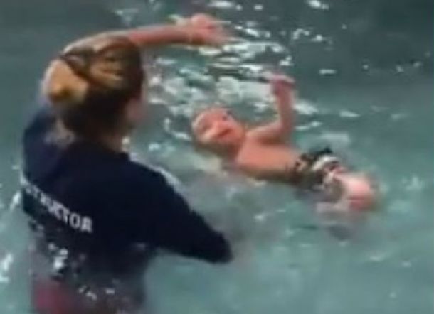Videonya Sudah Ditonton 73 Juta Kali, Instruktur Renang Lemparkan Bayi 8 Bulan ke Kolam
