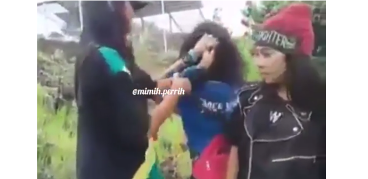 Astagfirullah, ini Video Geng Cewek Keroyok Remaja Putri sampai Menangis Minta Ampun