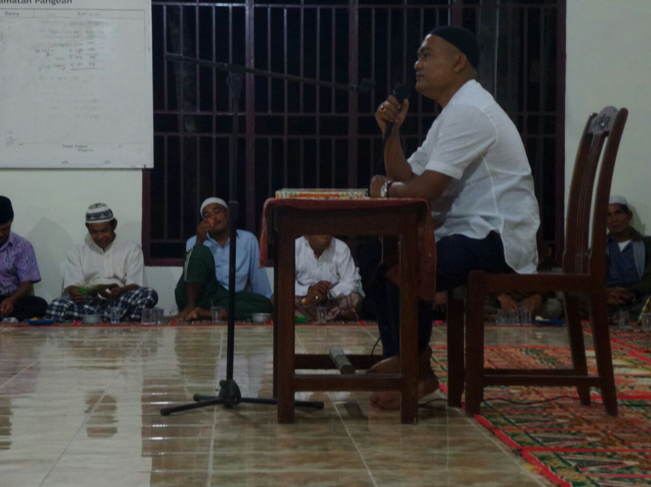 Tidak Hanya Memberikan Motivasi Dalam Pembangun Mesjid, Jefri Antoni Juga Berikan Bantuan