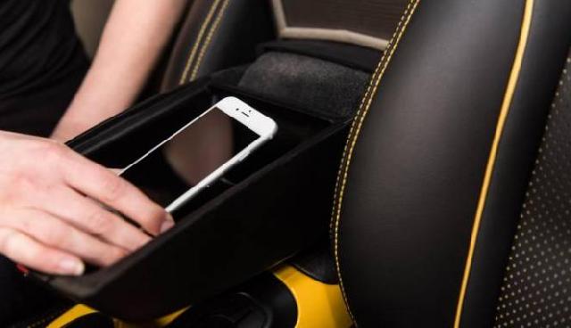 Terima Telepon Picu Kecelakaan Mobil, Ini Solusi Pintarnya